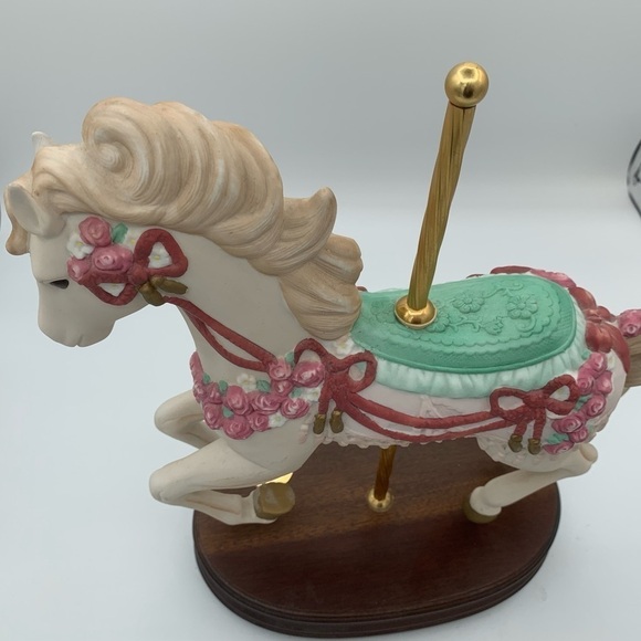 Vintage San Francisco music box Carousel Horse - plays music does not move - Picture 7 of 7